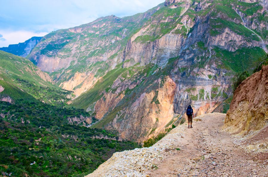 Trekking into Cotahuasi & Colca Canyon 