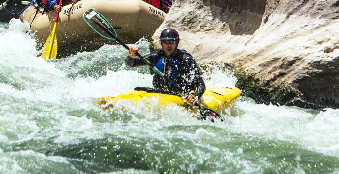 kayaking-urubamba