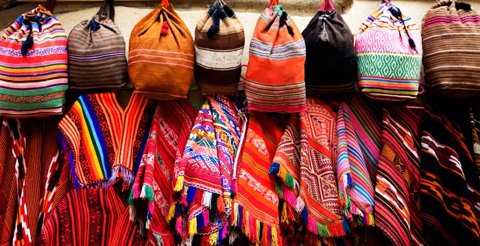 weaving-peru