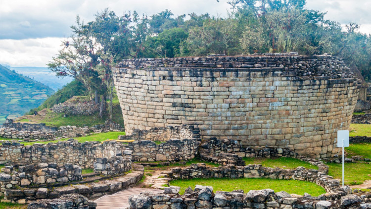 faa-yalape-archaeological-ruins