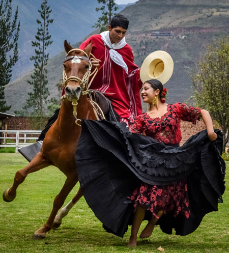 kuoda-blog-insider-access-part-3-paso-horse-marinera-dance-peru