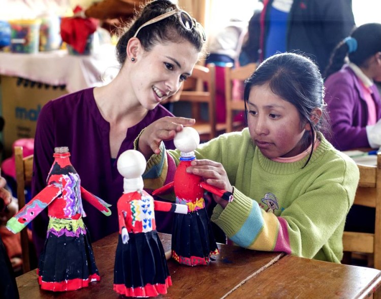 how-to-mingle-with-the-locals-in-cusco-voluntary