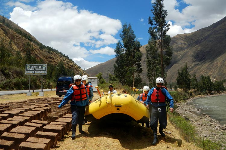 rafting in peru