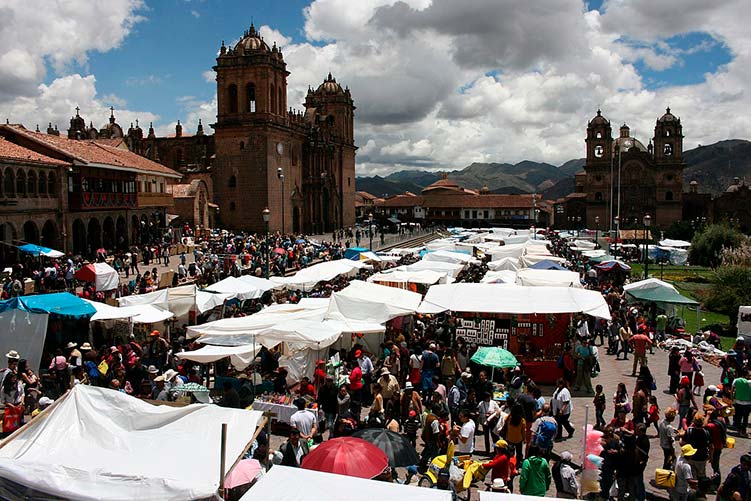 santurantikuy cusco peru