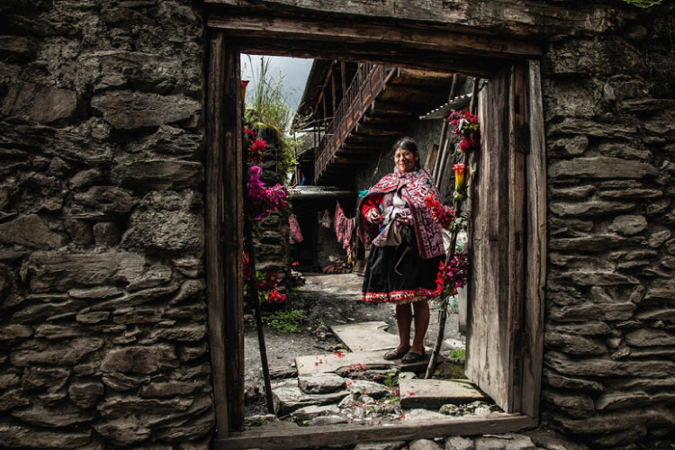 Lares people treking